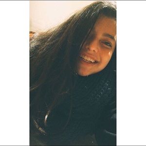 Meet your Posher, Renata